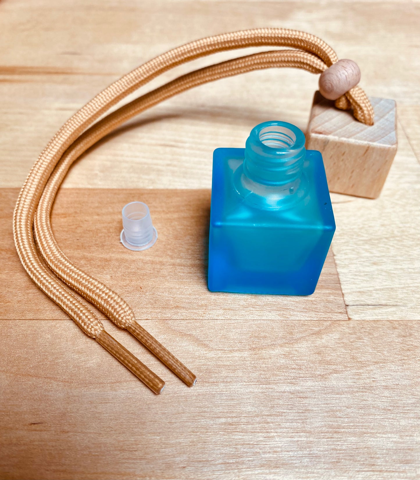 Car Diffuser Hanging Frosted Bottle with Wooden Lid- 8ml