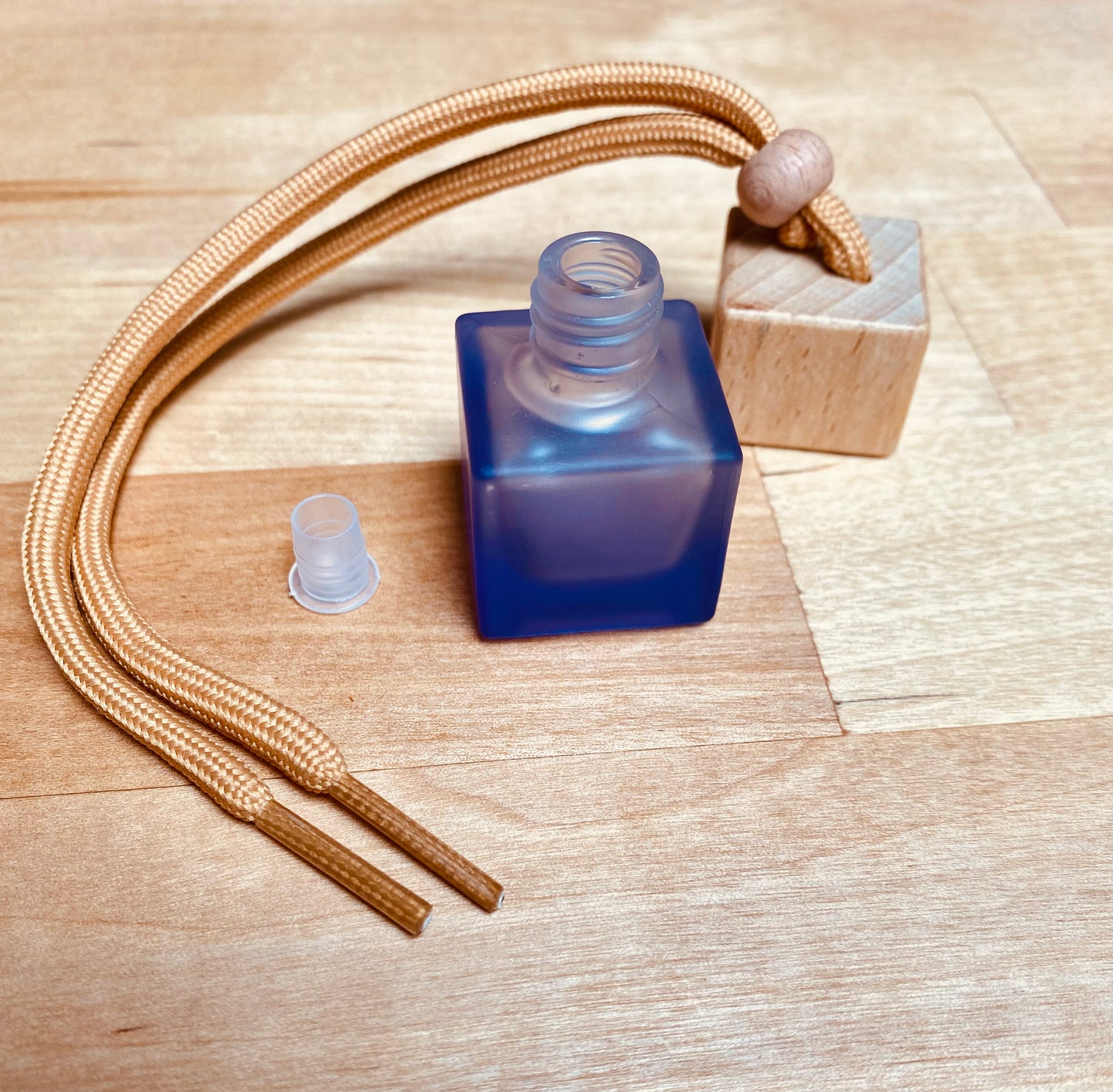 Car Diffuser Hanging Frosted Bottle with Wooden Lid- 8ml
